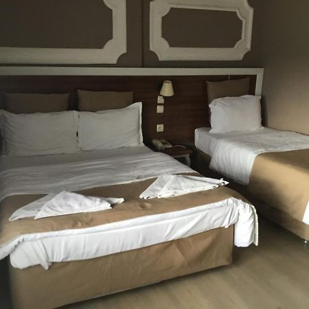 קוסדסי Akman Hotel מראה חיצוני תמונה