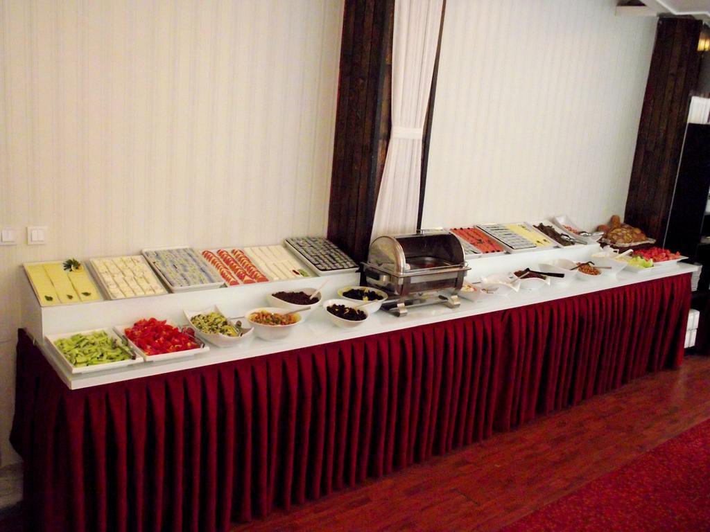 קוסדסי Akman Hotel מראה חיצוני תמונה
