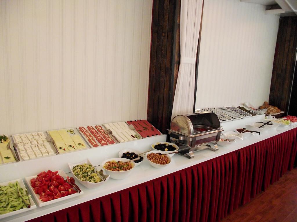 קוסדסי Akman Hotel מראה חיצוני תמונה