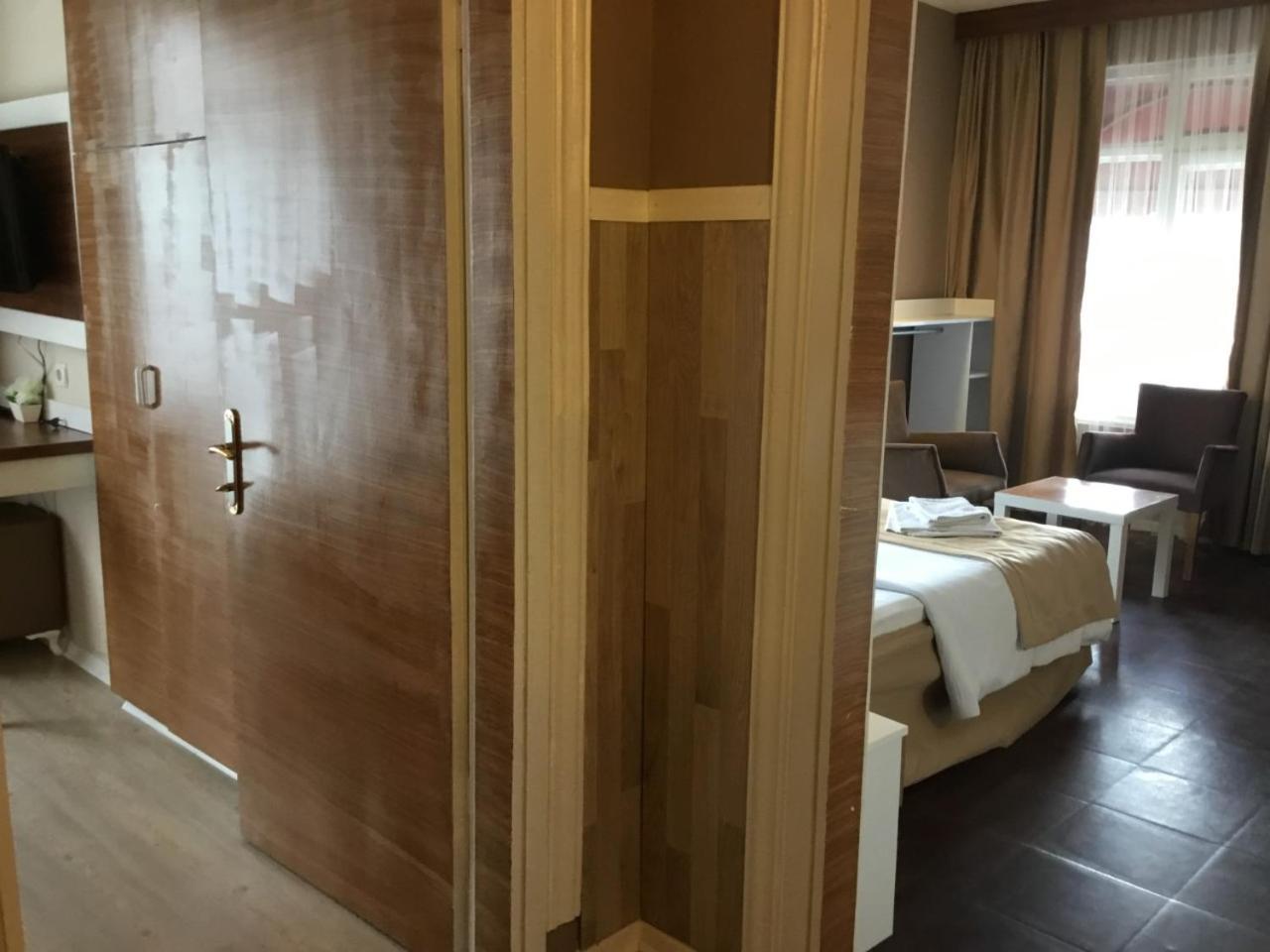 קוסדסי Akman Hotel מראה חיצוני תמונה