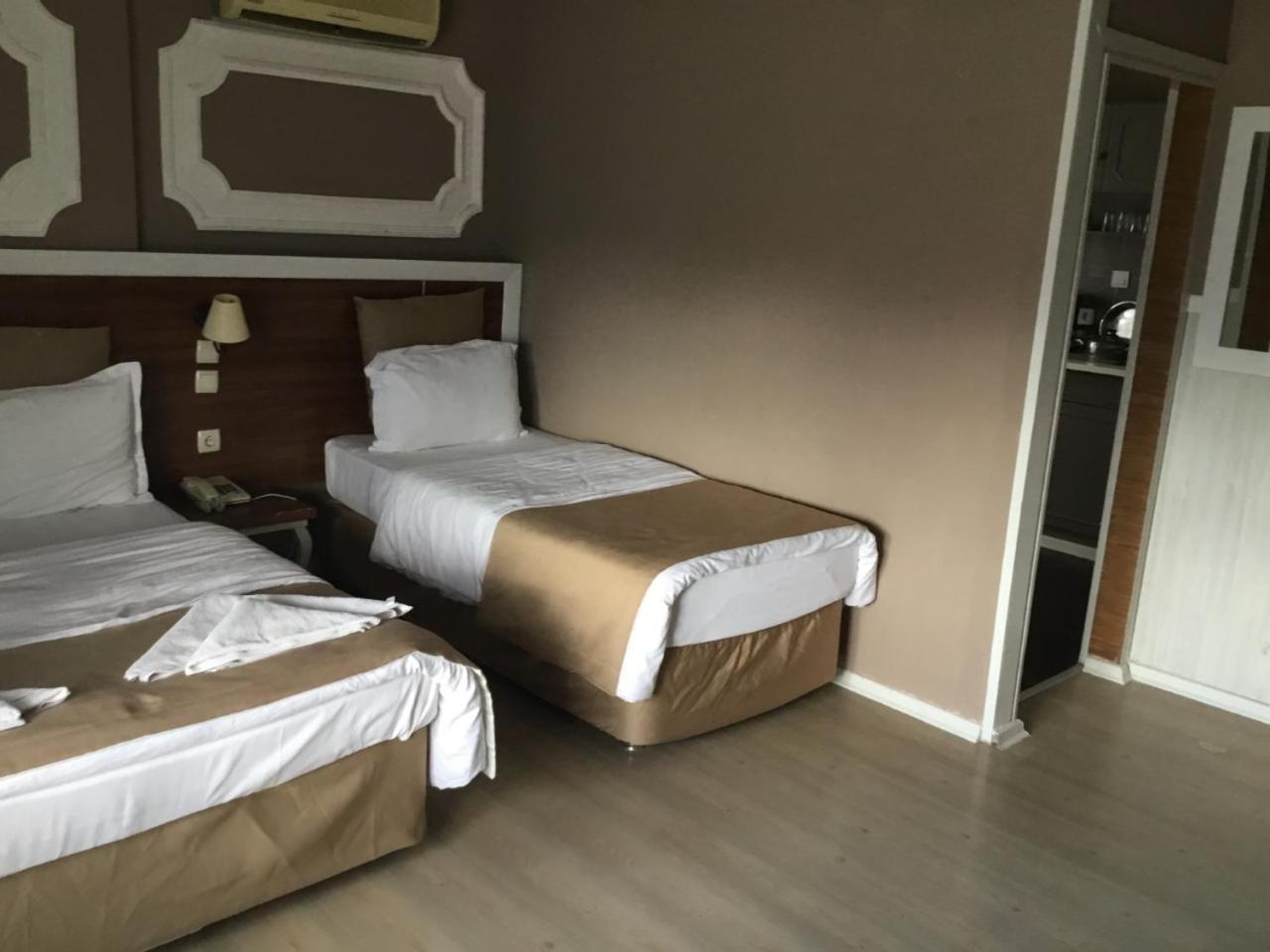 קוסדסי Akman Hotel מראה חיצוני תמונה
