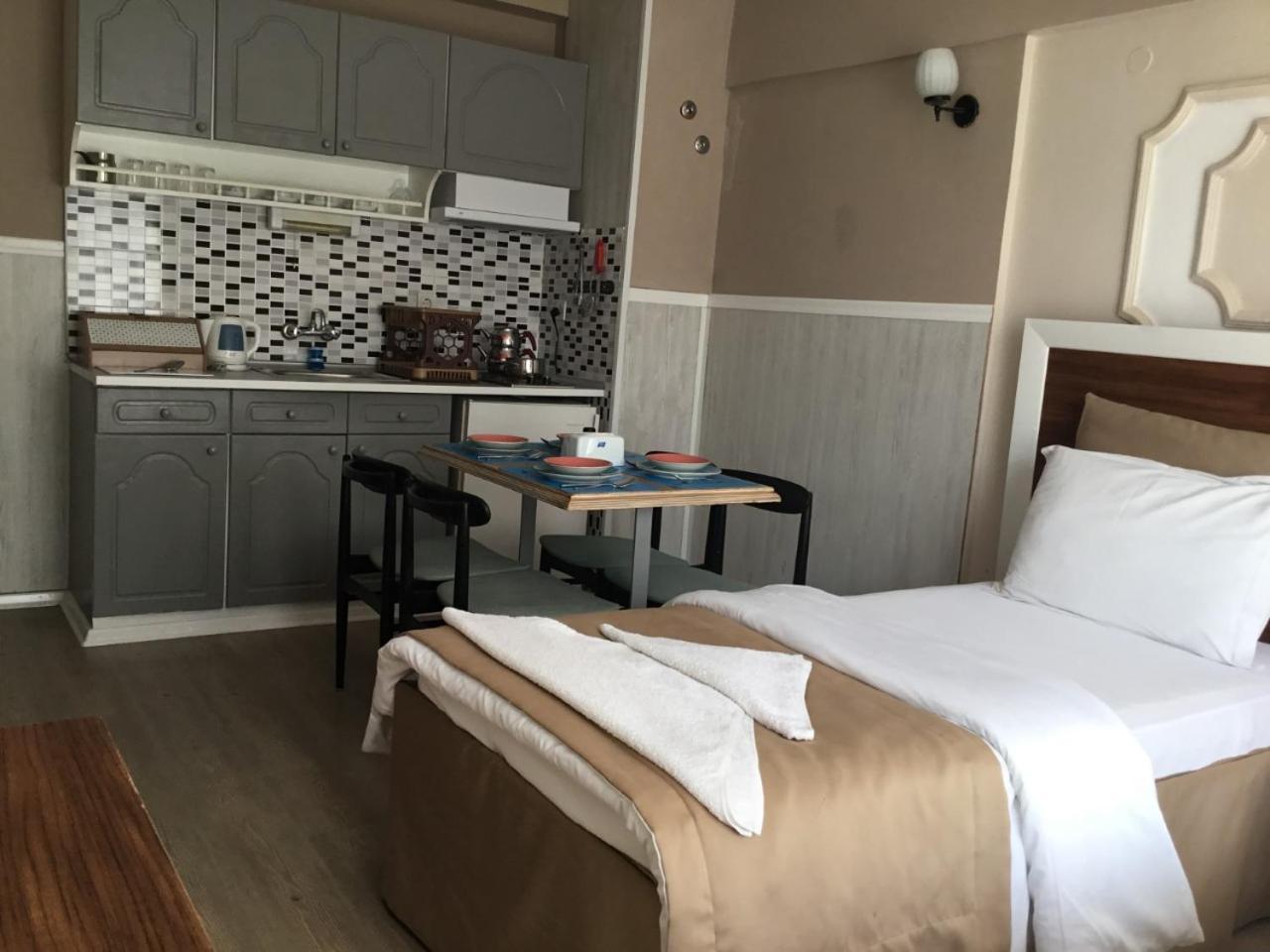 קוסדסי Akman Hotel מראה חיצוני תמונה