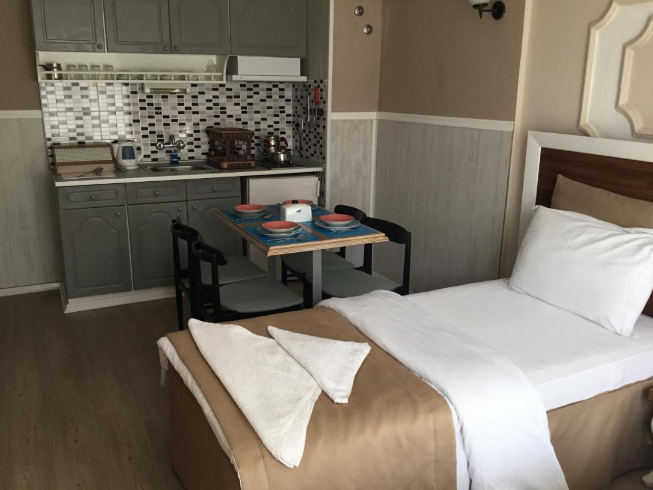 קוסדסי Akman Hotel מראה חיצוני תמונה