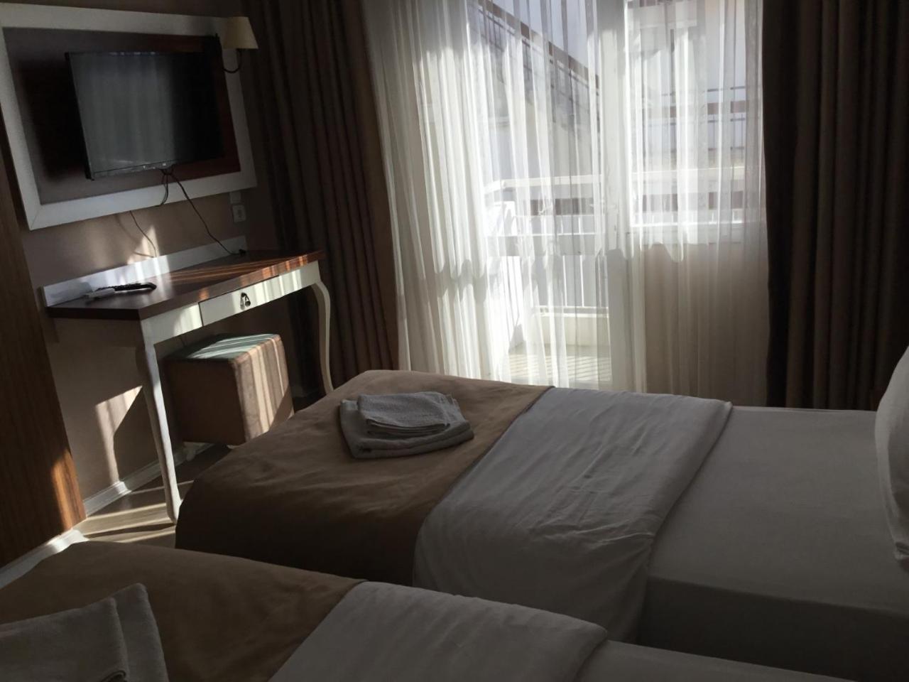 קוסדסי Akman Hotel מראה חיצוני תמונה