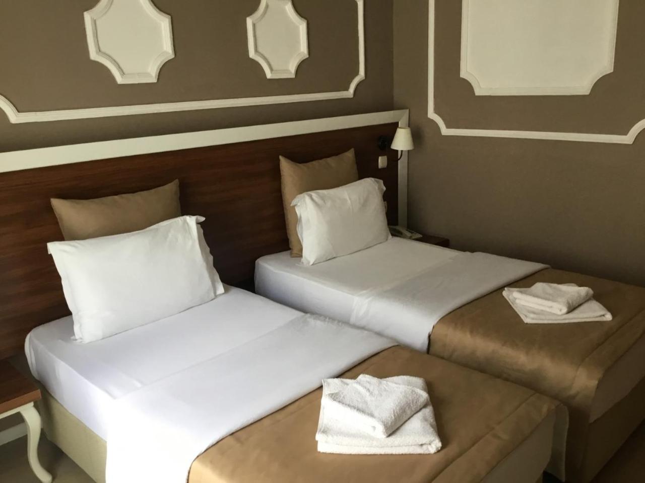 קוסדסי Akman Hotel מראה חיצוני תמונה
